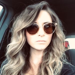 Meet your Posher, Courtney